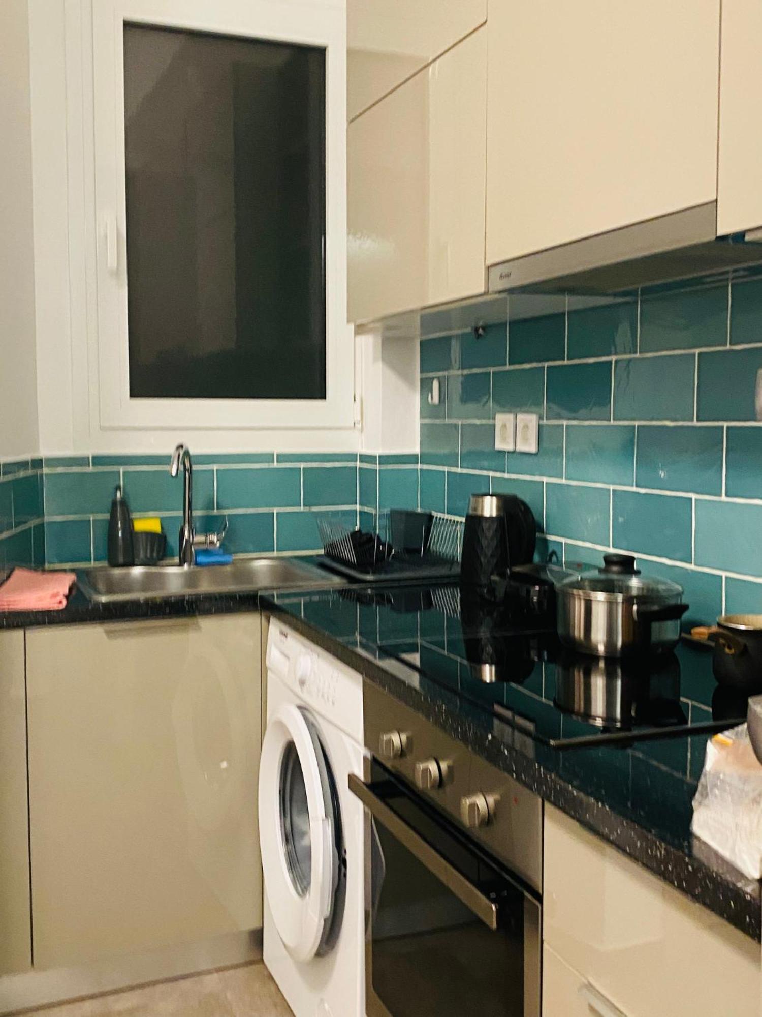 Antinoros Inn, Stylish Apartment,3' To Metro アテネ エクステリア 写真